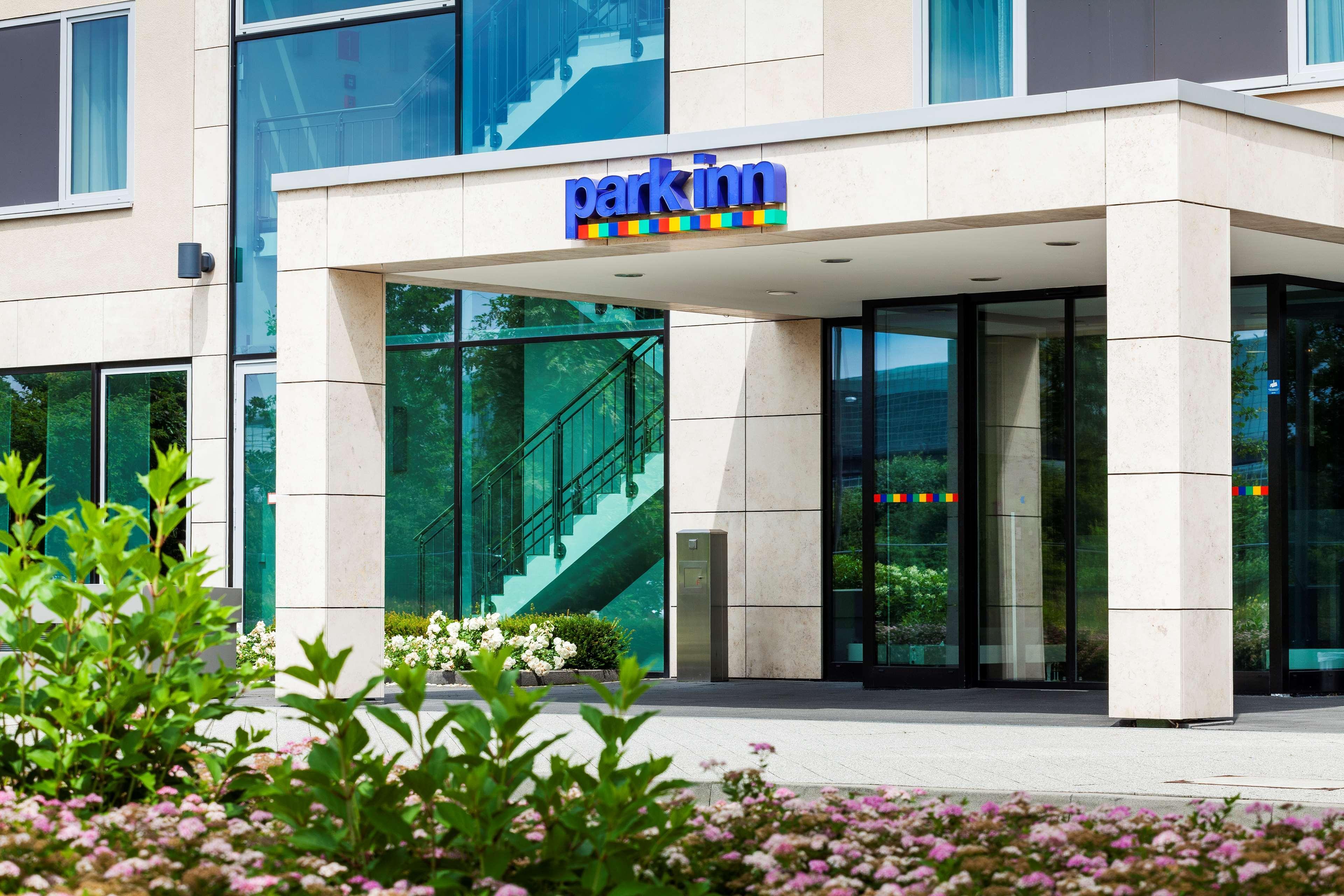 Park Inn By Radisson Frankfurt Airport Франкфурт-на-Майне Экстерьер фото