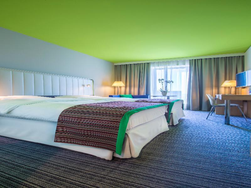 Park Inn By Radisson Frankfurt Airport Франкфурт-на-Майне Экстерьер фото